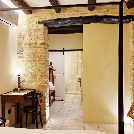 Casa Ocra Васто